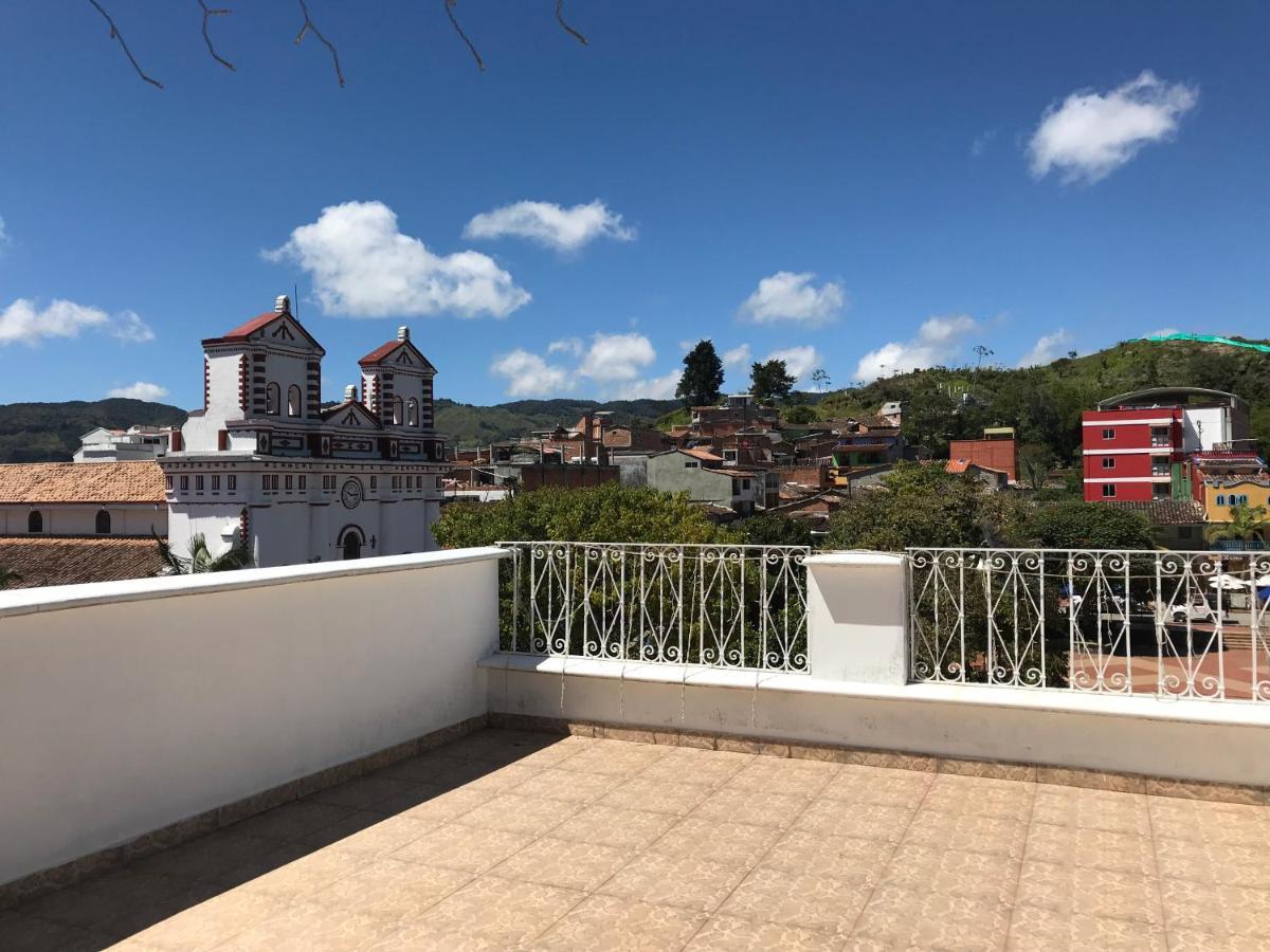Hotel Bahia Guatapé エクステリア 写真