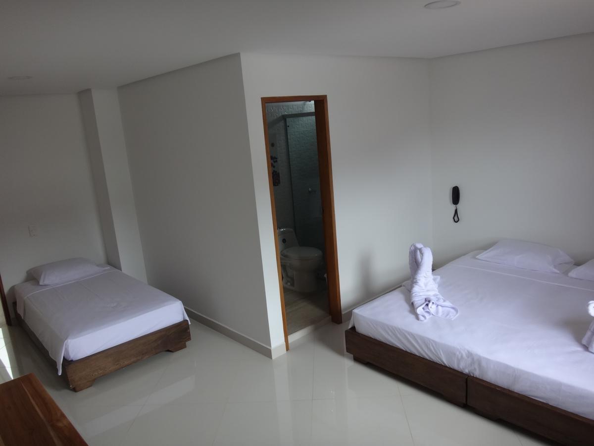 Hotel Bahia Guatapé エクステリア 写真