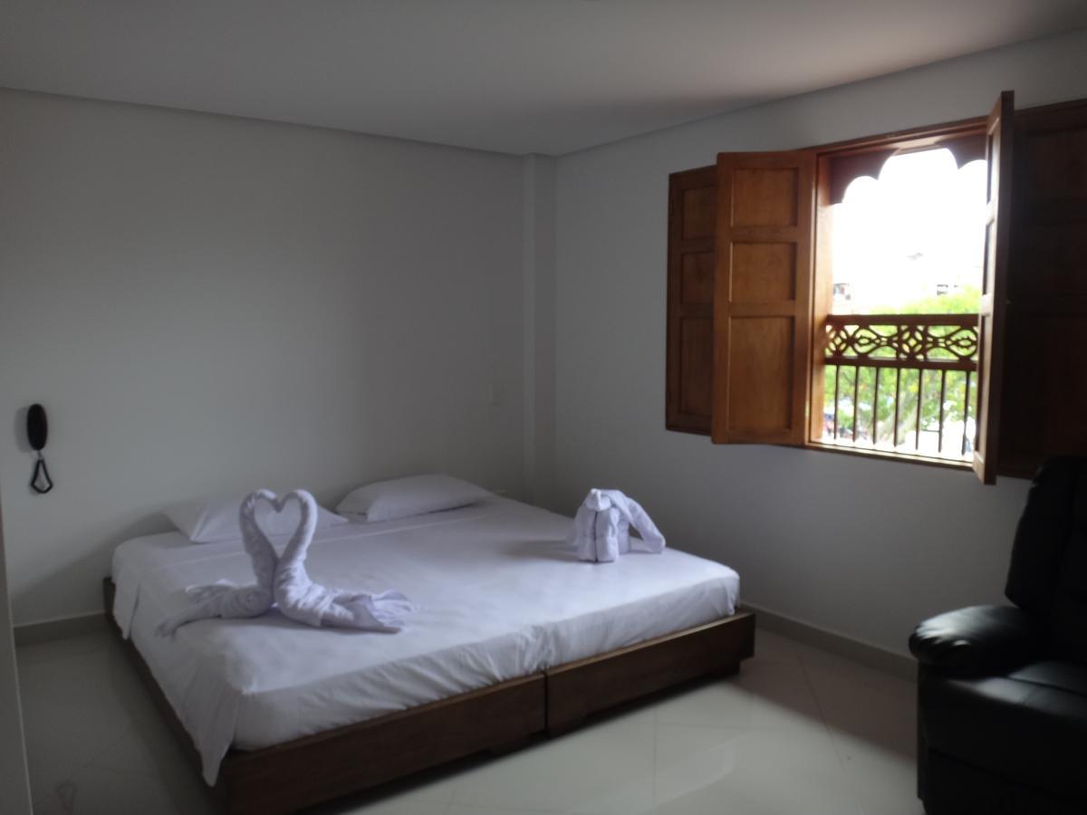 Hotel Bahia Guatapé エクステリア 写真