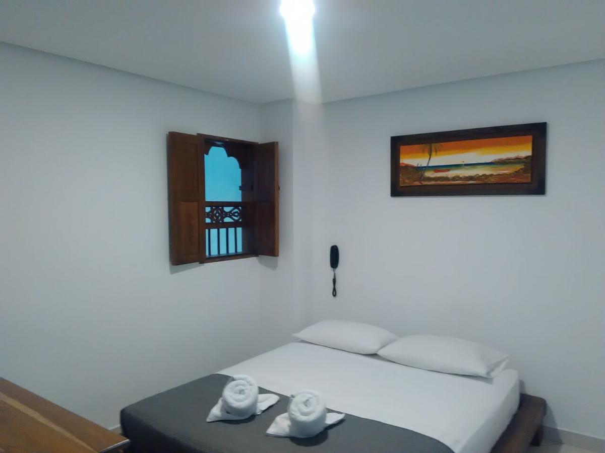 Hotel Bahia Guatapé エクステリア 写真