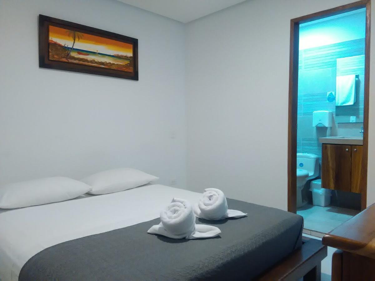 Hotel Bahia Guatapé エクステリア 写真