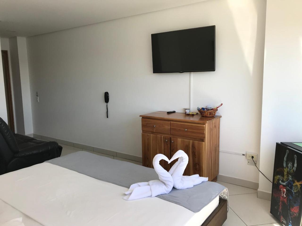 Hotel Bahia Guatapé エクステリア 写真