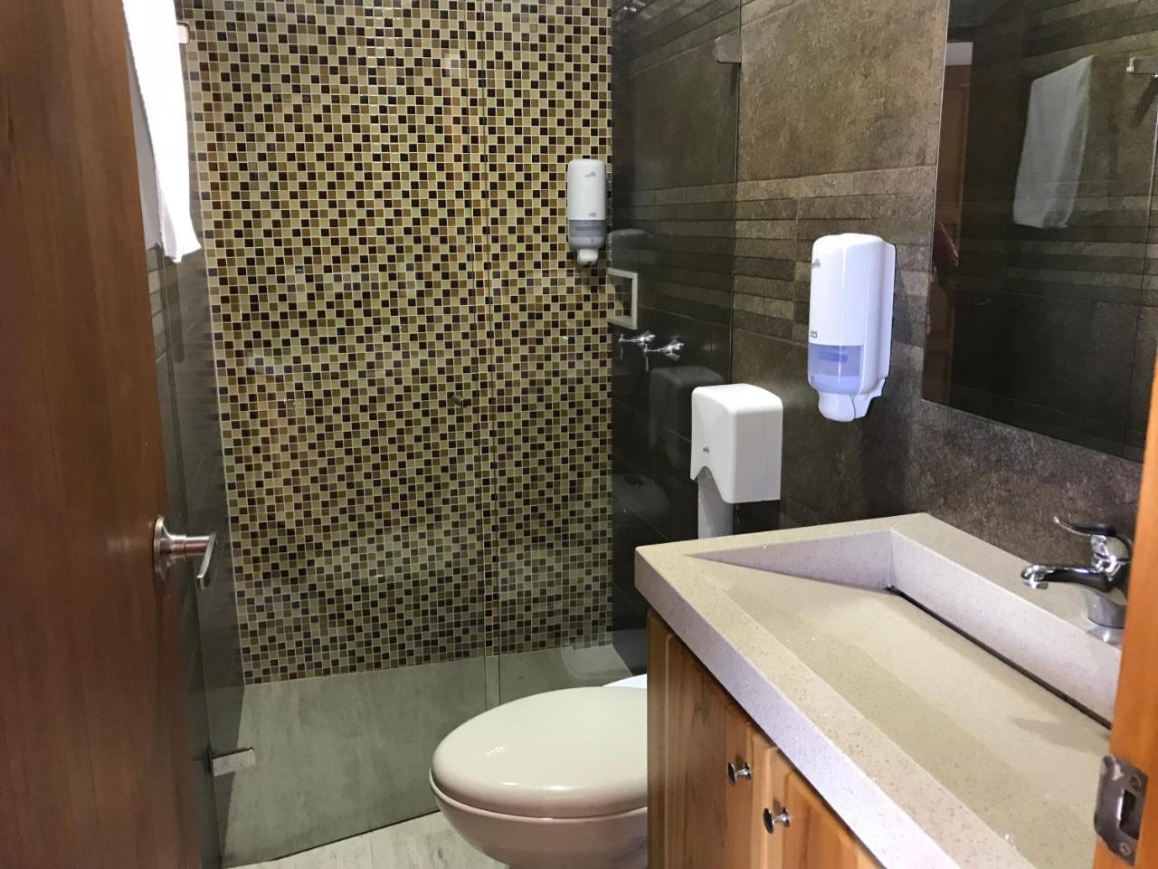 Hotel Bahia Guatapé エクステリア 写真